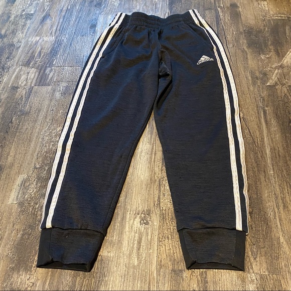 ❌SOLD❌ 9 pieces Clothing Lot - 8 T shirts 1 pair of pants - Picture 2 of 16